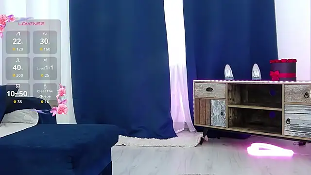 Snapshot of TerresaDiamond chatting on October 27, 2025, 7:42 am TerresaDiamond online show from October 27, 2025, 7:42 am