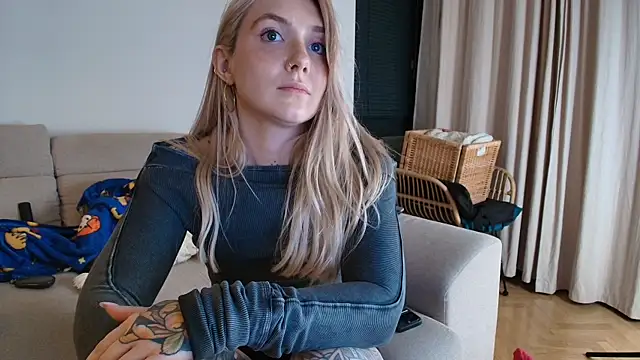 Snapshot of tattoobbgirl chatting on April 18, 2026, 7:58 pm tattoobbgirl online show from April 18, 2026, 7:58 pm