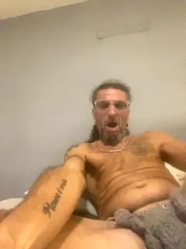 Coco-sarli online show from December 3, 2025, 2:56 am