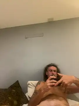 Coco-sarli online show from December 4, 2025, 7:40 am