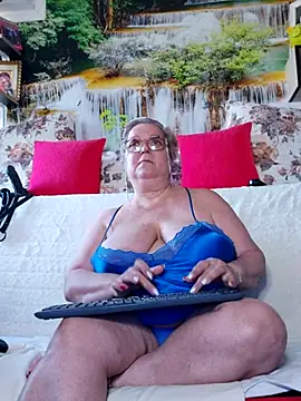 Snapshot of QueenPammy1 chatting on September 21, 2025, 7:57 am QueenPammy1 online show from September 21, 2025, 7:57 am