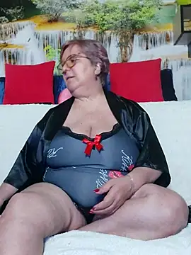 QueenPammy1 online show from November 27, 2025, 12:38 pm