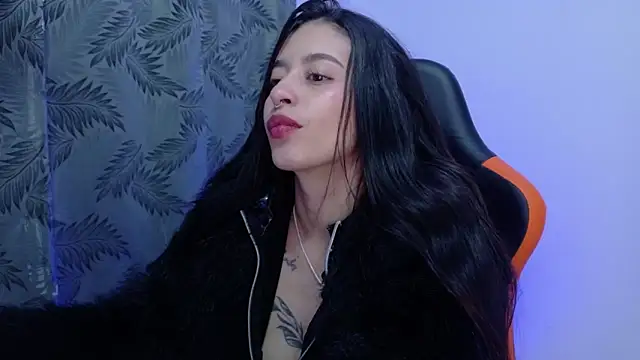 Misscarolsph online show from June 9, 2026, 8:43 pm