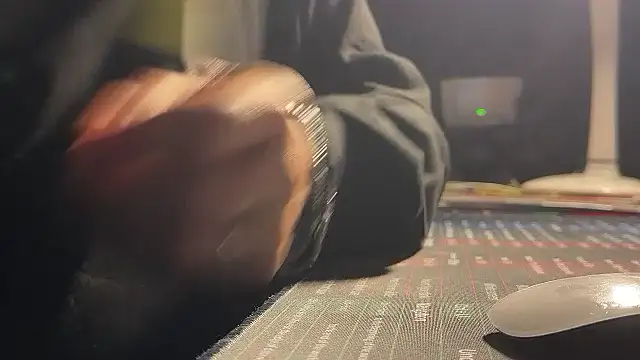 Max 965 online show from December 14, 2025, 5:51 pm