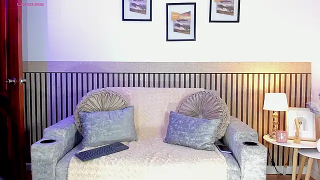 hanna mils online show from November 6, 2025, 4:16 am