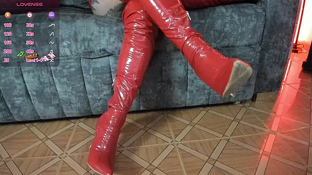 Snapshot of _LuanaDabbraccio chatting on November 21, 2025, 2:05 pm LuanaDabbraccio online show from November 21, 2025, 2:05 pm