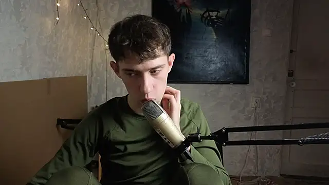 Snapshot of w0rkman chatting on February 8, 2026, 7:33 pm w0rkman online show from February 8, 2026, 7:33 pm
