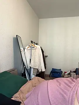 mollygirll online show from September 13, 2025, 8:14 am