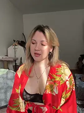 mollygirll online show from April 3, 2026, 1:17 pm