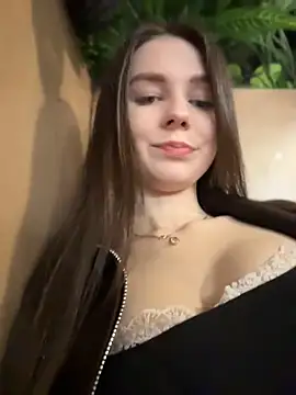 MilaBee online show from April 8, 2026, 7:43 am