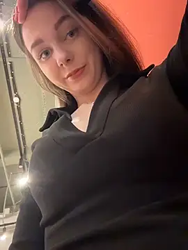 MilaBee online show from April 11, 2026, 10:19 am