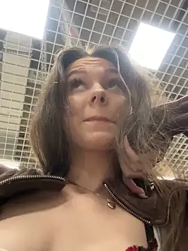 Snapshot of MilaBee chatting on January 17, 2026, 11:03 am MilaBee online show from January 17, 2026, 11:03 am