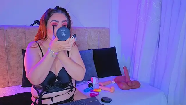 angelinarouse  online show from April 8, 2026, 4:14 am