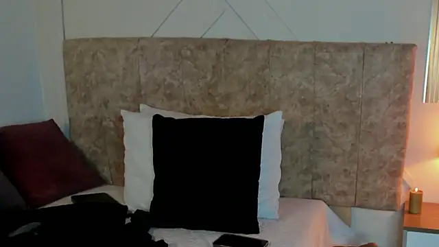 angelinarouse  online show from January 9, 2026, 4:19 am