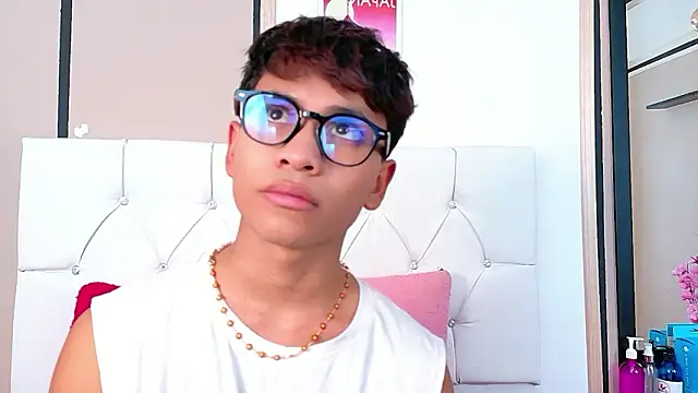 Ethan Westt online show from March 17, 2026, 8:01 pm