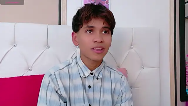 Ethan Westt online show from April 7, 2026, 8:32 pm