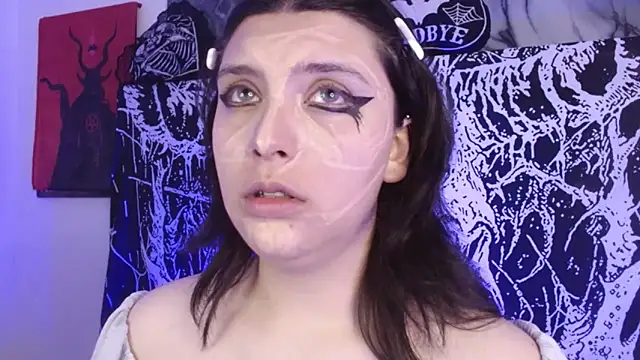 mikaskullcs online show from September 10, 2025, 4:44 am