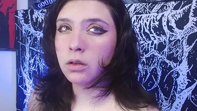 mikaskullcs online show from September 13, 2025, 1:27 am