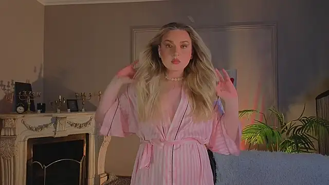 Jes Solar online show from April 17, 2026, 9:06 pm