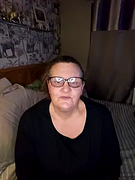 MissQueenBeex online show from February 25, 2026, 8:08 pm