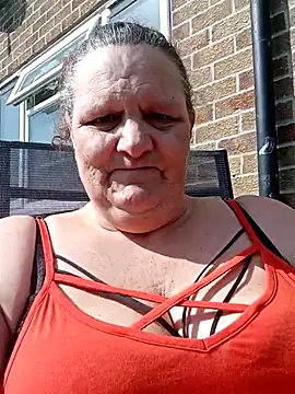 MissQueenBeex online show from April 10, 2026, 10:33 am