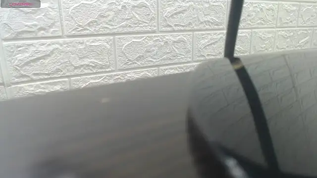 nei girl online show from December 3, 2025, 12:55 am