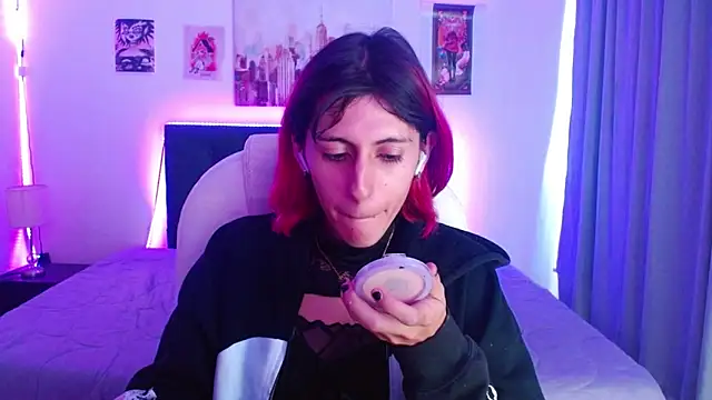 goth minerva online show from December 17, 2025, 1:27 pm