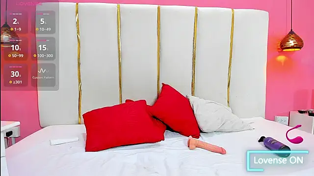 Snapshot of Electtra_Scretch chatting on September 13, 2025, 11:49 pm Electtra Scretch online show from September 13, 2025, 11:49 pm