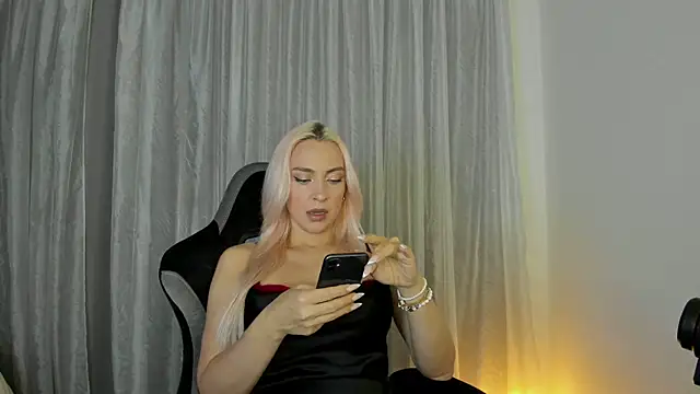 Snapshot of _Miss_Valentina_ chatting on May 17, 2026, 4:18 pm Miss Valentina online show from May 17, 2026, 4:18 pm