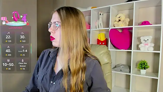 Snapshot of Joann_Shermann chatting on October 4, 2025, 1:07 am Joann Shermann online show from October 4, 2025, 1:07 am