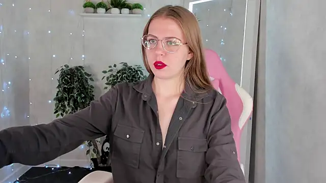 Joann Shermann online show from November 25, 2025, 1:06 am