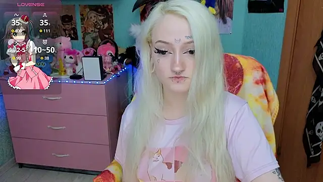 Snapshot of Manuela_unicorn chatting on June 24, 2026, 6:50 pm Manuela unicorn online show from June 24, 2026, 6:50 pm