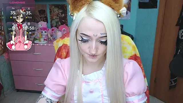 Manuela unicorn online show from May 22, 2026, 9:02 pm