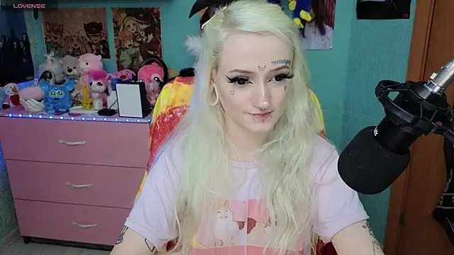 Snapshot of Manuela_unicorn chatting on July 1, 2026, 3:56 pm Manuela unicorn online show from July 1, 2026, 3:56 pm
