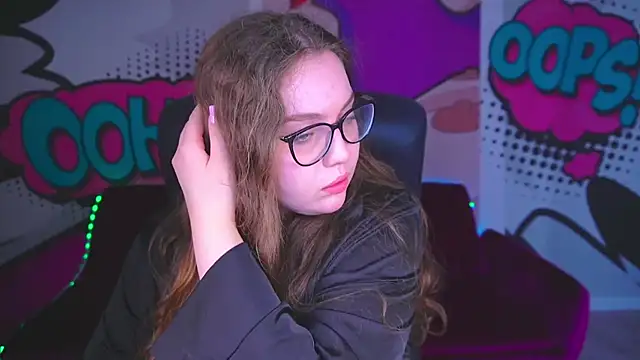 LuxSopphia online show from September 28, 2025, 5:47 am