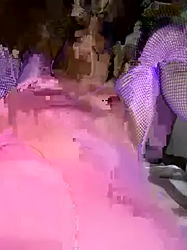 Snapshot of Lilbeezie81 chatting on February 9, 2026, 4:32 am Lilbeezie81 online show from February 9, 2026, 4:32 am