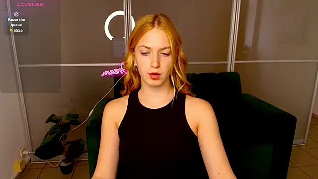 MirandaMayers online show from October 8, 2025, 5:42 am