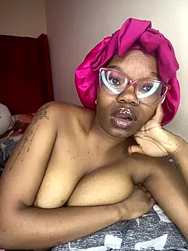 YummyMelanin117 online show from November 25, 2025, 6:36 am