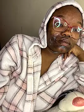 YummyMelanin117 online show from December 22, 2025, 4:01 am