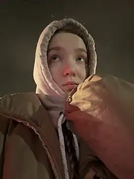 bambi lu online show from November 17, 2025, 5:06 pm