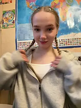 bambi lu online show from April 4, 2026, 3:29 pm