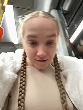 bambi lu online show from October 26, 2025, 5:02 pm