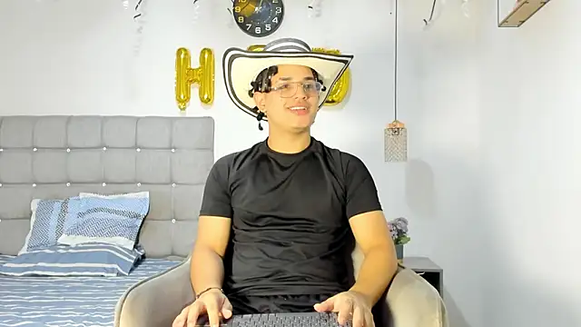 samxx muscle online show from January 14, 2026, 3:04 pm