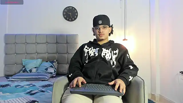 samxx muscle online show from November 1, 2025, 2:22 pm