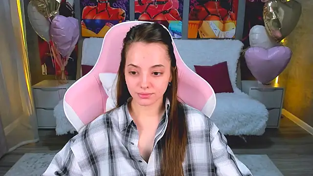 MelanieAlves online show from February 20, 2026, 1:24 pm