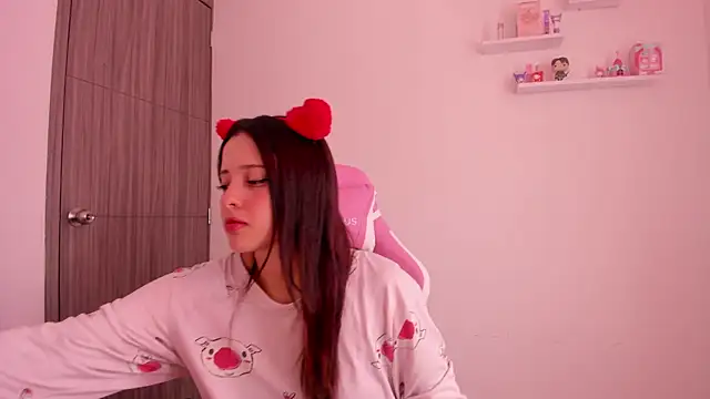 ImBunnyNova online show from February 12, 2026, 2:39 pm