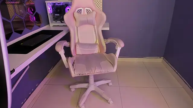 Elaine87  online show from September 15, 2025, 7:14 pm