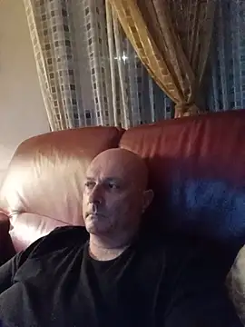 Snapshot of Alexis_Bull chatting on June 16, 2026, 10:43 pm Alexis Bull online show from June 16, 2026, 10:43 pm