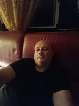 Alexis Bull online show from June 3, 2026, 10:25 pm