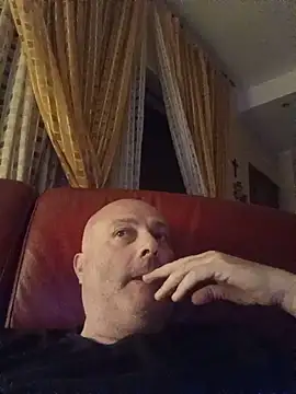 Snapshot of Alexis_Bull chatting on June 4, 2026, 10:36 pm Alexis Bull online show from June 4, 2026, 10:36 pm